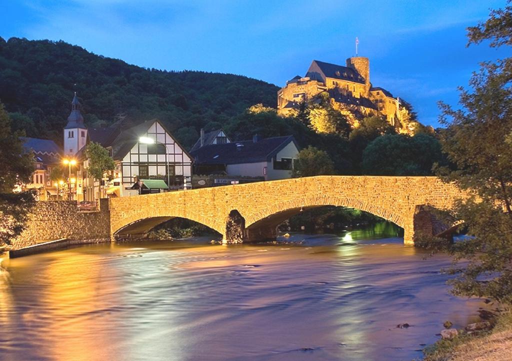 Hotel Restaurant Schmidter Bauernstube 니데겐 외부 사진