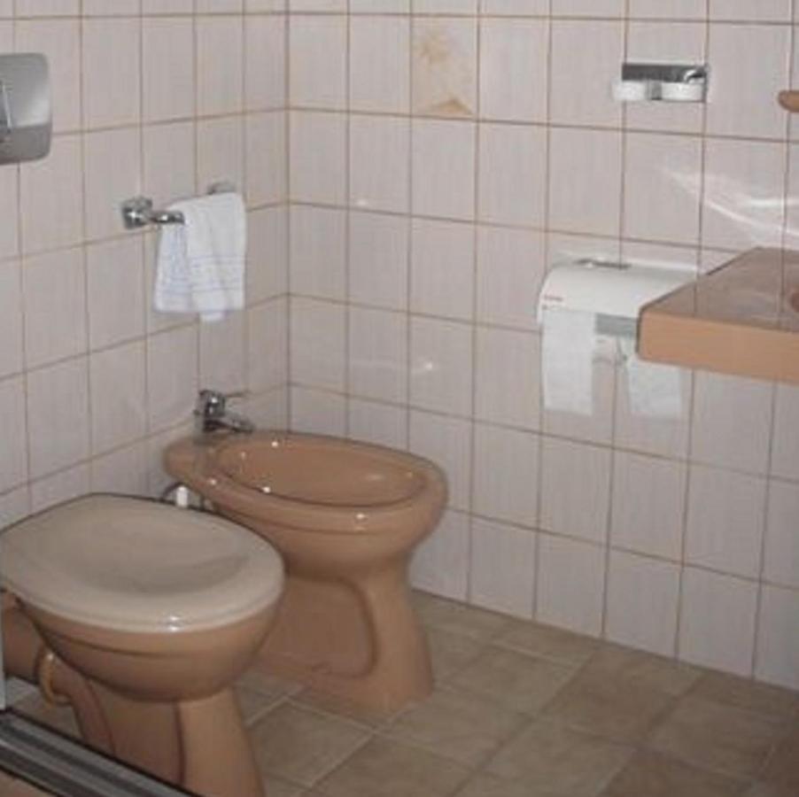 Hotel Restaurant Schmidter Bauernstube 니데겐 객실 사진